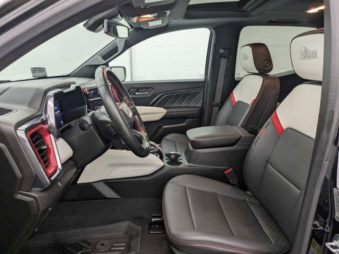 Used 2024 GMC Canyon AT4X w/ AT4X AEV Edition image 17