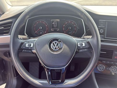 Used 2020 Volkswagen Jetta SE w/ SE Cold Weather Package FWD image 11
