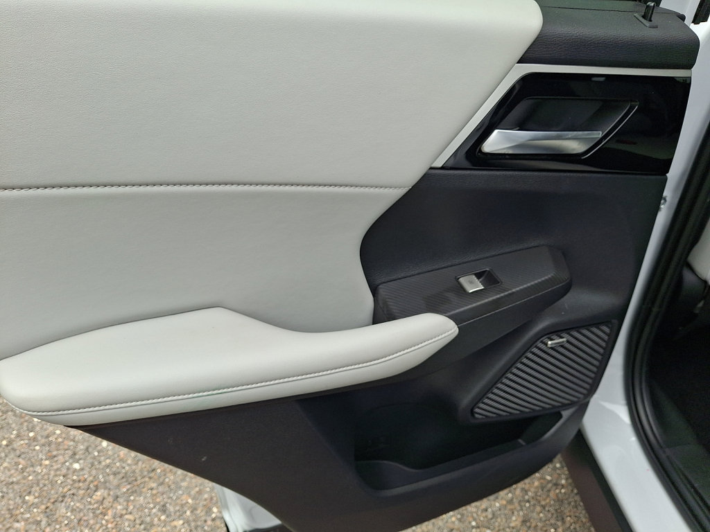 Used 2025 Mitsubishi Outlander SE AWD/4WD image 19