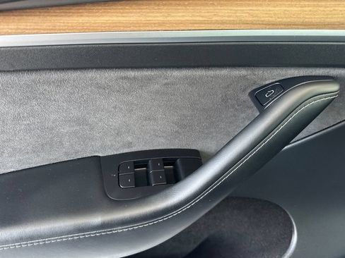 Used 2023 Tesla Model Y Performance AWD/4WD image 14