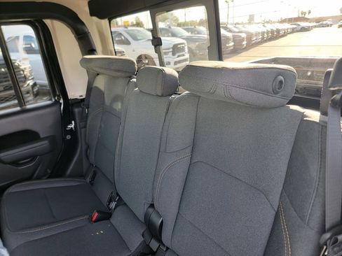 New 2026 Jeep Gladiator Sport image 9