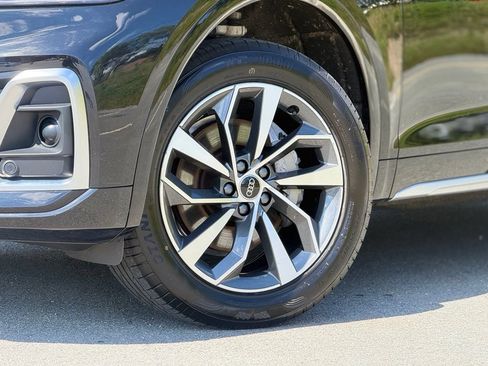 Used 2023 Audi Q5 2.0T Premium Plus w/ Premium Plus Package AWD/4WD image 2