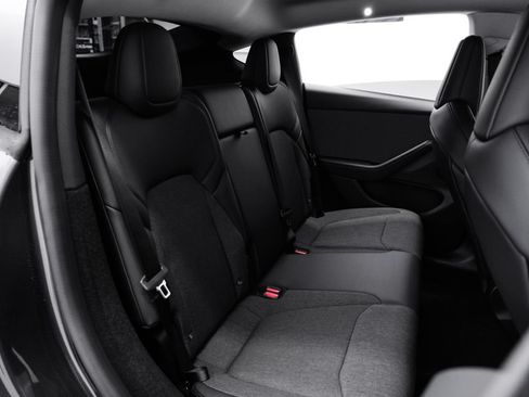 Used 2026 Tesla Model Y 2WD image 34
