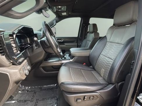 Used 2024 Chevrolet Silverado 2500 ZR2 w/ Technology Package image 18