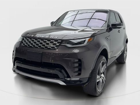 Used 2023 Land Rover Discovery Metropolitan Edition AWD/4WD image 4
