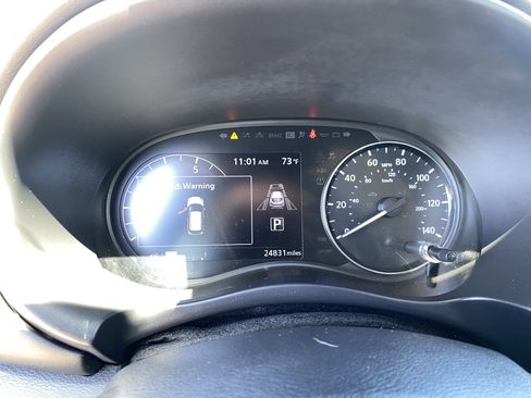 Used 2023 Nissan Kicks SR w/ SR Premium Package FWD image 29