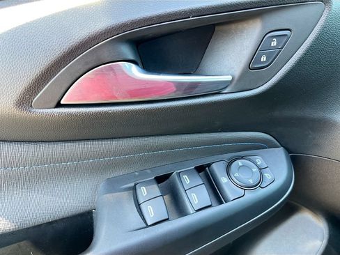 Used 2025 Buick Envista Sport Touring FWD image 17
