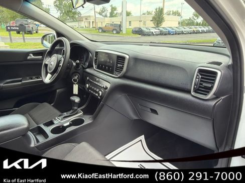 Used 2020 Kia Sportage LX AWD/4WD image 12