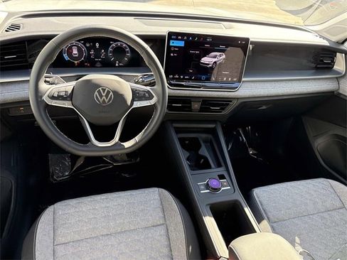 Certified 2025 Volkswagen Tiguan S image 7