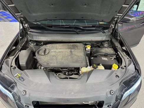 Used 2019 Jeep Cherokee Limited AWD/4WD image 32