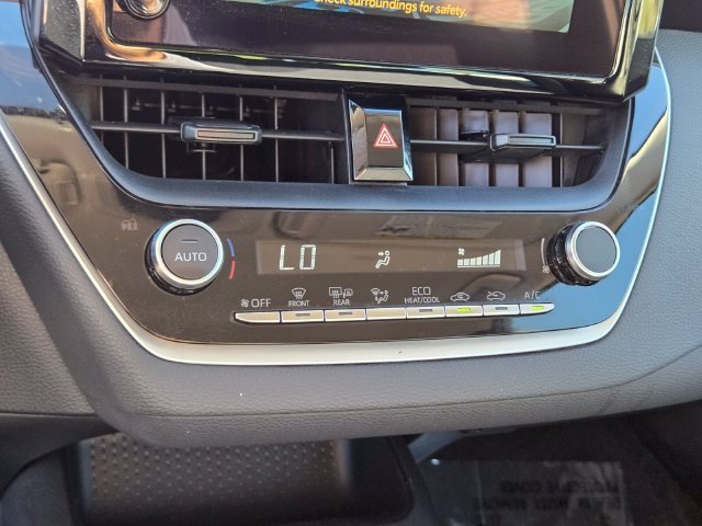 Used 2026 Toyota Corolla LE FWD image 30
