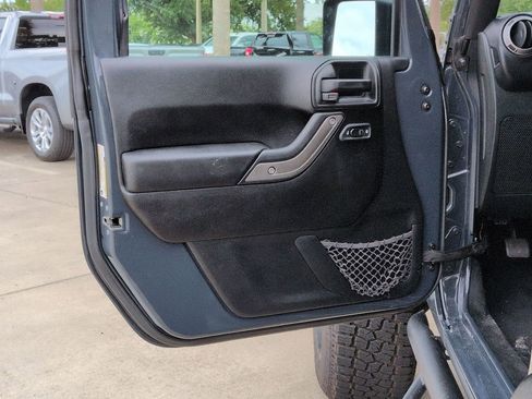 Used 2018 Jeep Wrangler Sport AWD/4WD image 8