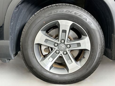 Used 2025 Honda Pilot EX-L image 11
