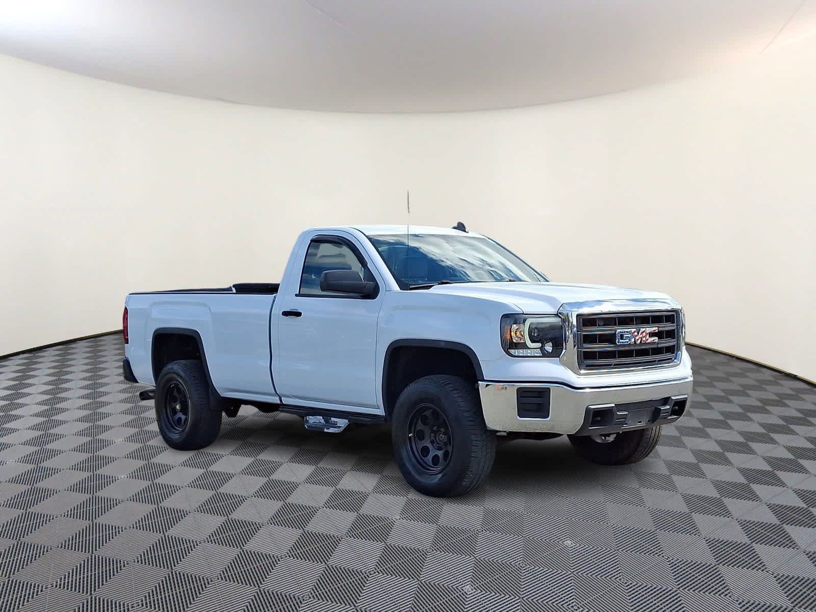 Used 2015 GMC Sierra 1500 4x4 Regular Cab w/ Sierra Convenience Package image 4