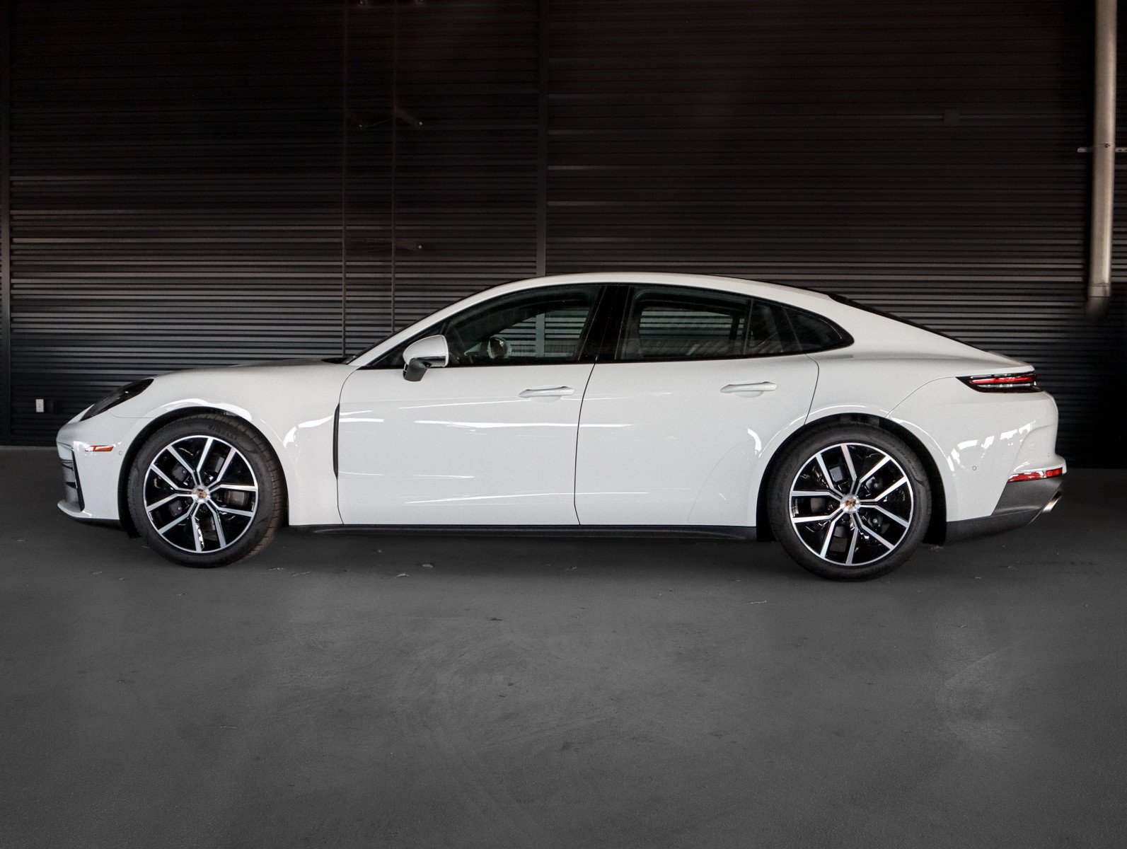Certified 2026 Porsche Panamera RWD image 2