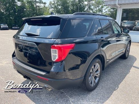 Used 2023 Ford Explorer XLT w/ Equipment Group 202A RWD image 15
