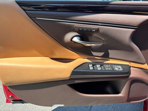 Certified 2021 Lexus ES 250 w/ Premium Package AWD/4WD image 11
