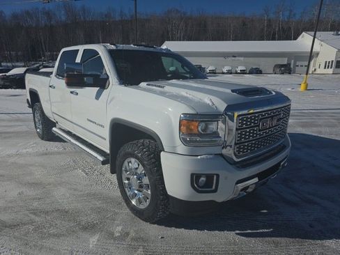 Used 2019 GMC Sierra 2500 Denali w/ Duramax Plus Package image 28