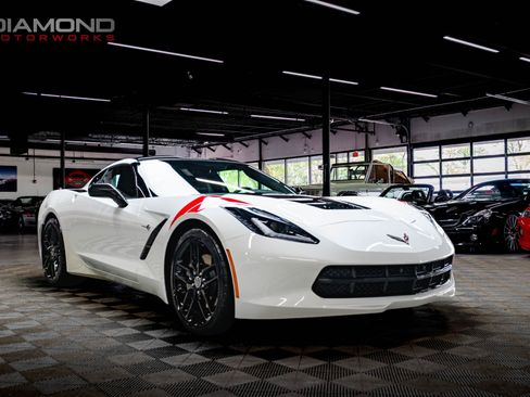 Used 2019 Chevrolet Corvette Stingray Coupe w/ 1LT RWD image 26