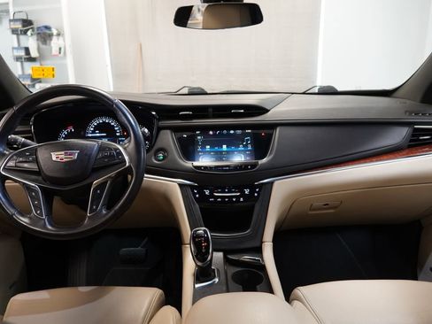 Used 2017 Cadillac XT5 Premium Luxury w/ Advanced Security Package image 9