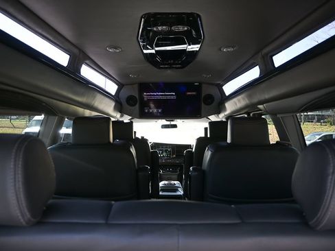 Used 2023 Chevrolet Express 2500 Extended RWD image 5