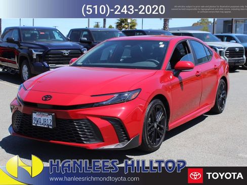 Used 2026 Toyota Camry SE w/ Convenience Package FWD image 3