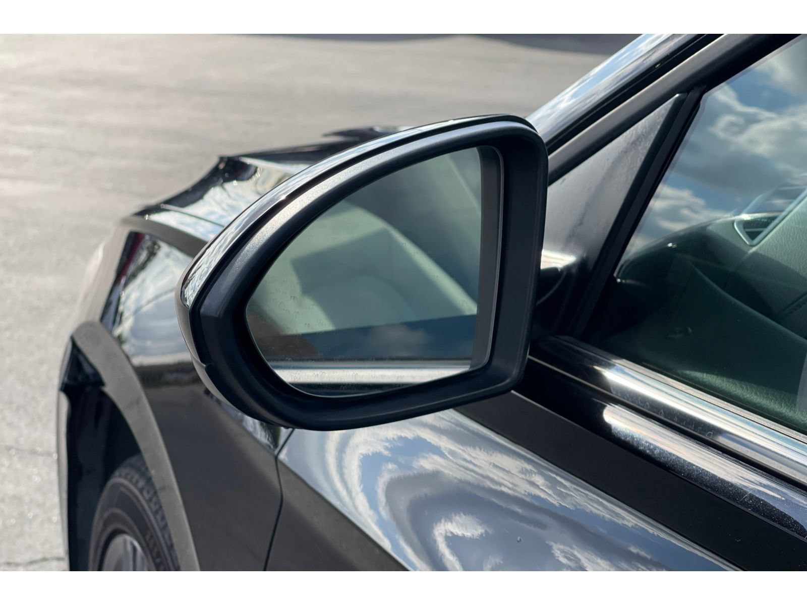 Used 2023 Volkswagen Jetta SE FWD image 11