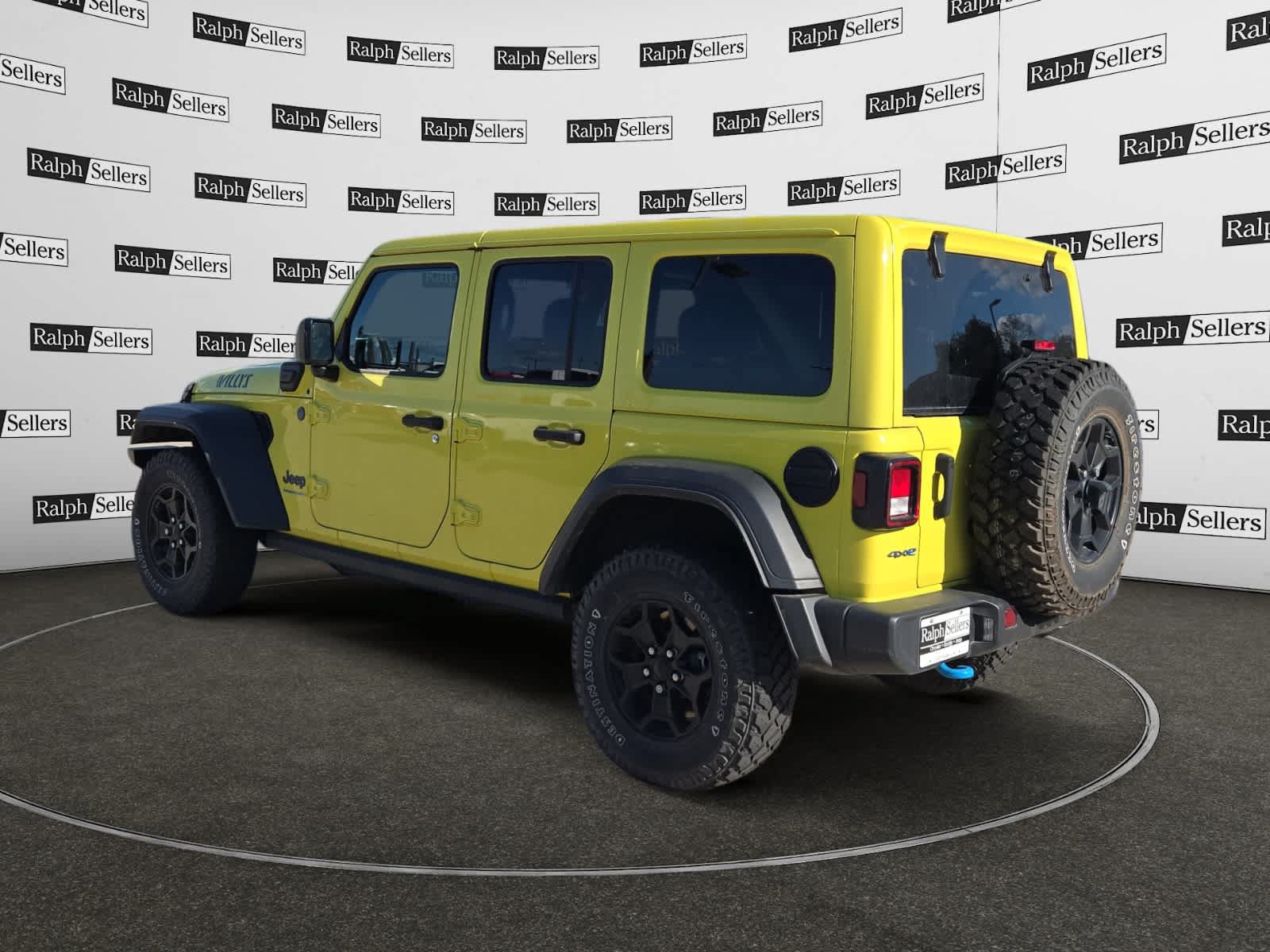 Used 2023 Jeep Wrangler Unlimited w/ Cold Weather Group AWD/4WD image 4