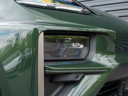 New 2026 Porsche Macan Turbo Electric AWD/4WD image 48