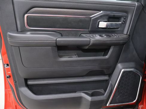 New 2026 RAM 2500 Laramie AWD/4WD image 9