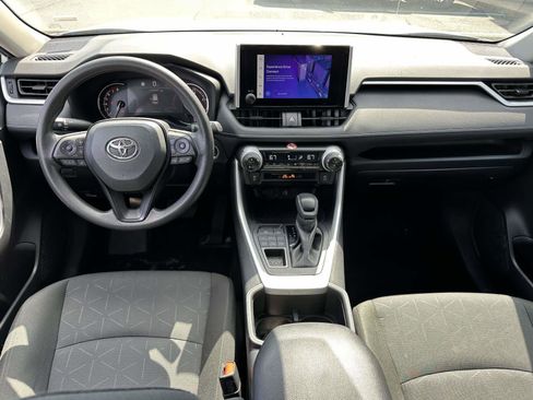 Used 2025 Toyota RAV4 XLE image 17