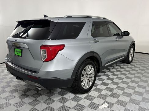 Used 2022 Ford Explorer Limited w/ Equipment Group 301A RWD image 9