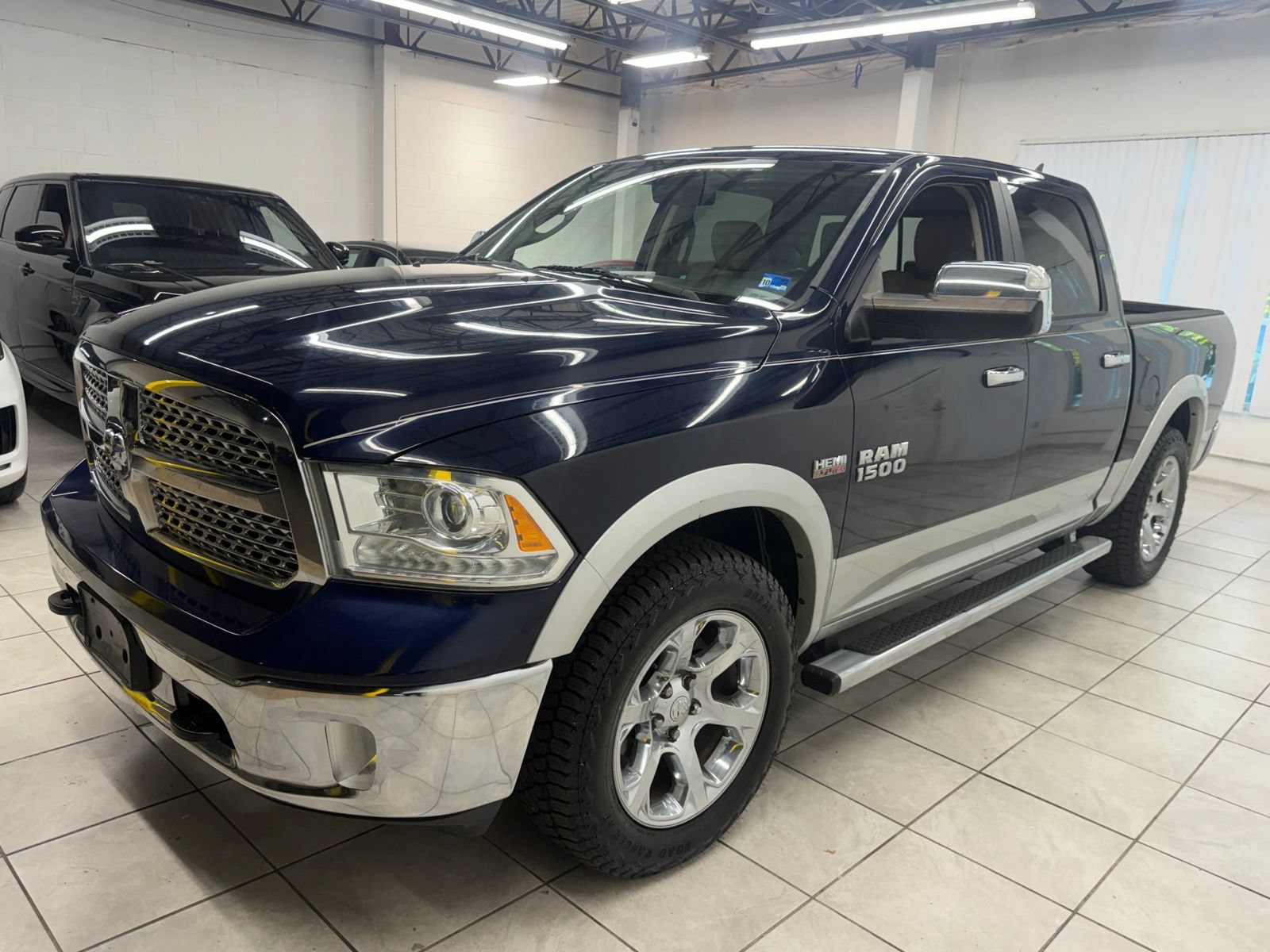 Used 2013 RAM 1500 Laramie w/ Convenience Group AWD/4WD image 3