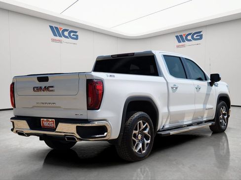 Used 2023 GMC Sierra 1500 SLT AWD/4WD image 3