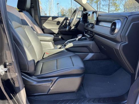 Used 2023 Chevrolet Colorado LT w/ LT Convenience Package III image 15