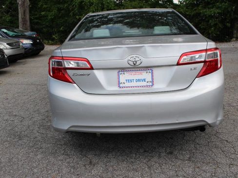 Used 2012 Toyota Camry LE image 11