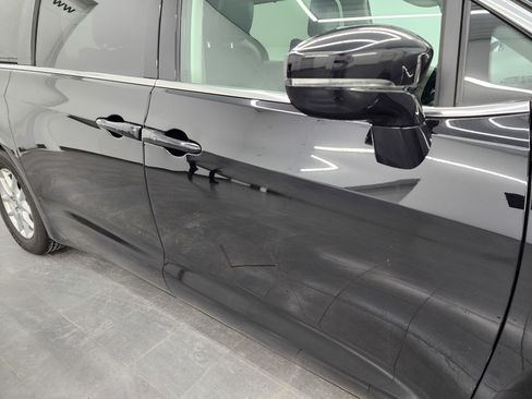 Used 2024 Chrysler Pacifica Touring-L image 24