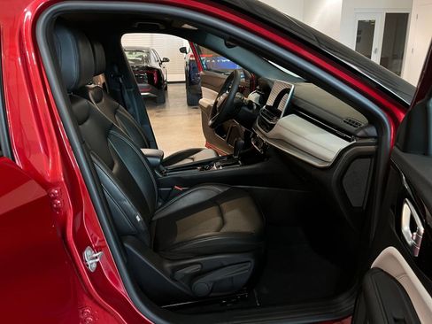 Used 2025 Jeep Compass Limited AWD/4WD image 36