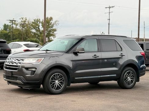 Used 2019 Ford Explorer XLT AWD/4WD image 41