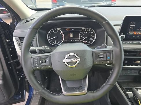 Certified 2026 Nissan Rogue SV FWD image 4