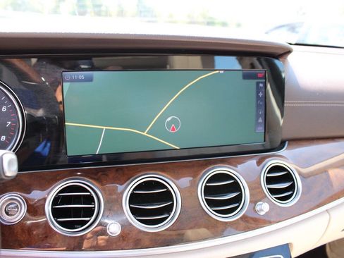 Used 2017 Mercedes-Benz E 400 4MATIC Wagon image 15