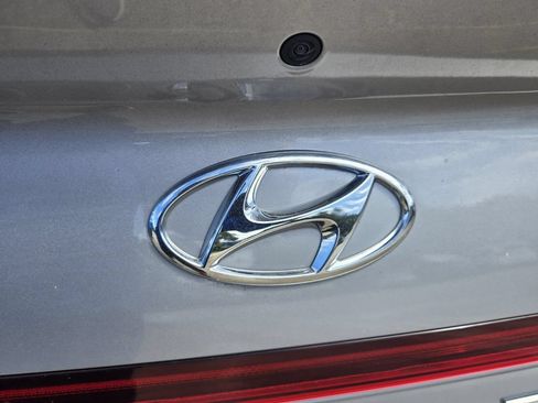 Used 2023 Hyundai Sonata SEL w/ Convenience Package FWD image 10