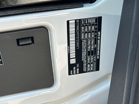 New 2025 Mercedes-Benz Sprinter 2500 image 28