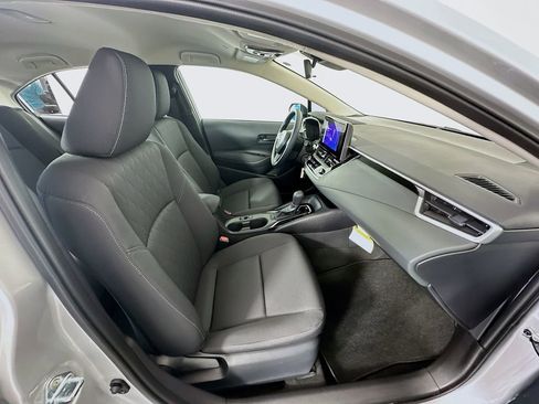 Used 2025 Toyota Corolla LE image 27