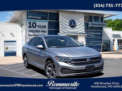 Certified 2023 Volkswagen Jetta SE FWD image 1