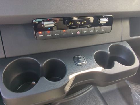 Used 2025 Mercedes-Benz Sprinter 2500 image 8