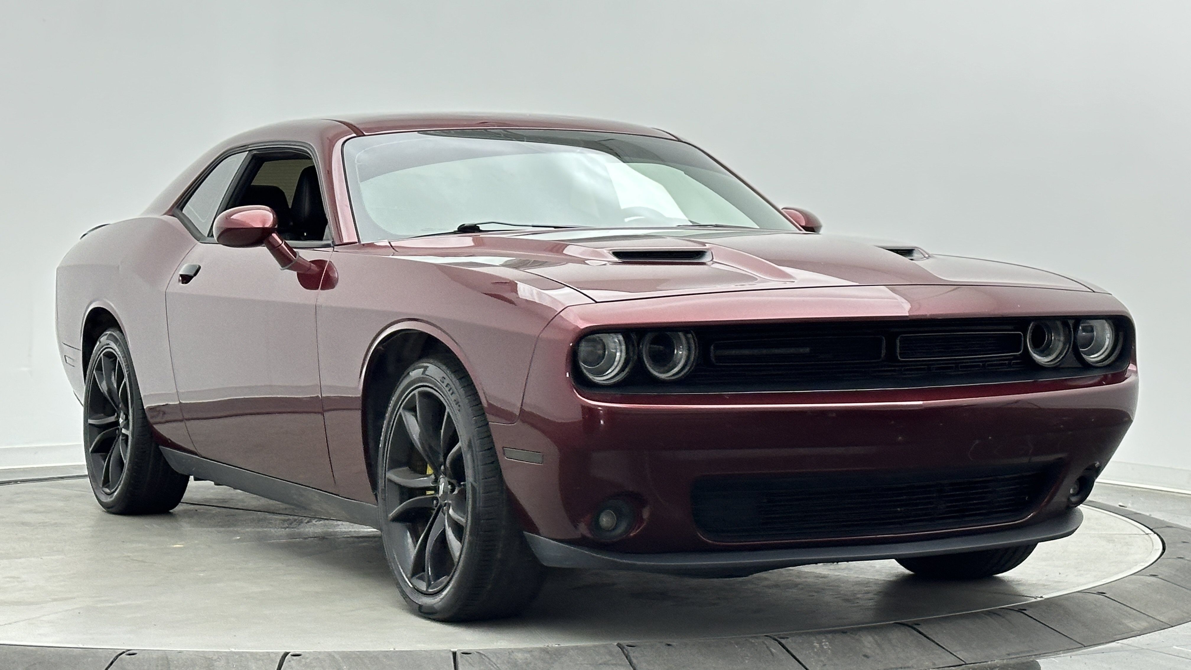 Used 2018 Dodge Challenger SXT Plus RWD image 3