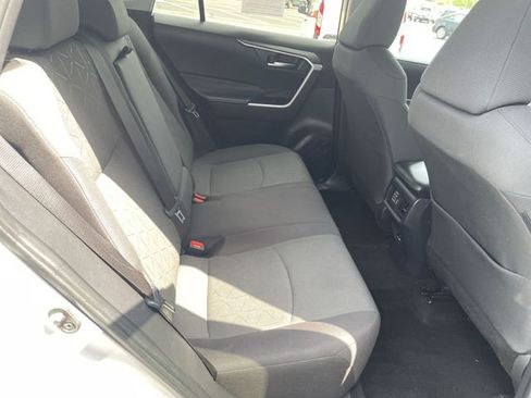 Used 2024 Toyota RAV4 XLE FWD image 37