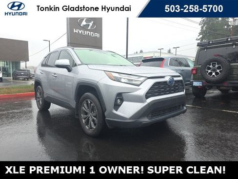 Used 2022 Toyota RAV4 XLE Premium image 2