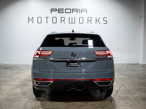 Used 2020 Volkswagen Atlas Cross Sport SEL Premium image 4